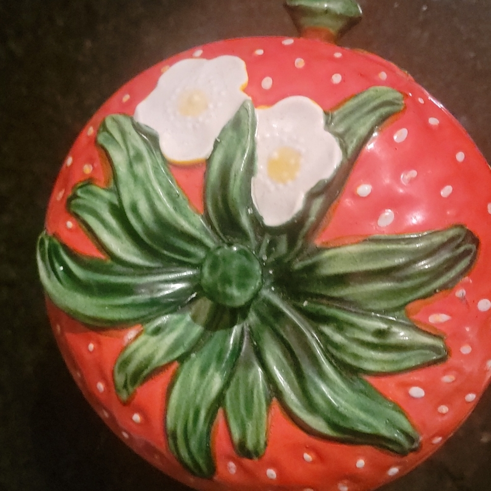VINTAGE ROSSETTI STRAWBERRY COOKIE JAR - Picture 2 of 3